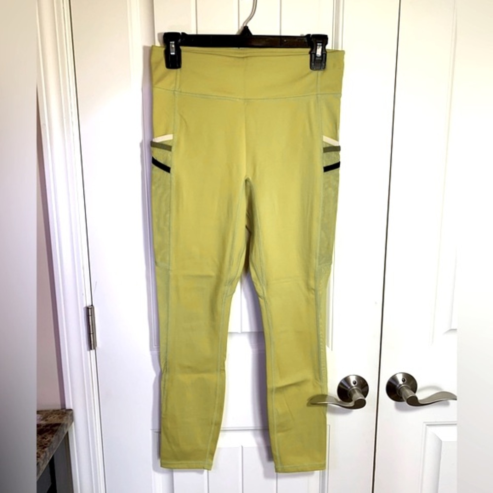 Fabletics Trinity Motion 360 Mid-Rise 7/8 Legging Size Medium Agave
